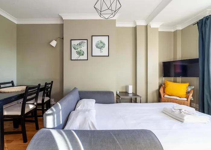 Bright And Cosy Apartment In South London